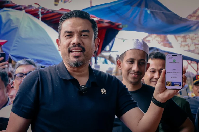 Baju Impor Bekas Dilarang, Menteri UMKM Tegaskan Thrifting Lokal Tetap Aman