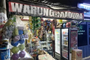 Warung Madura: Sejarah dan Alasan Buka 24 Jam